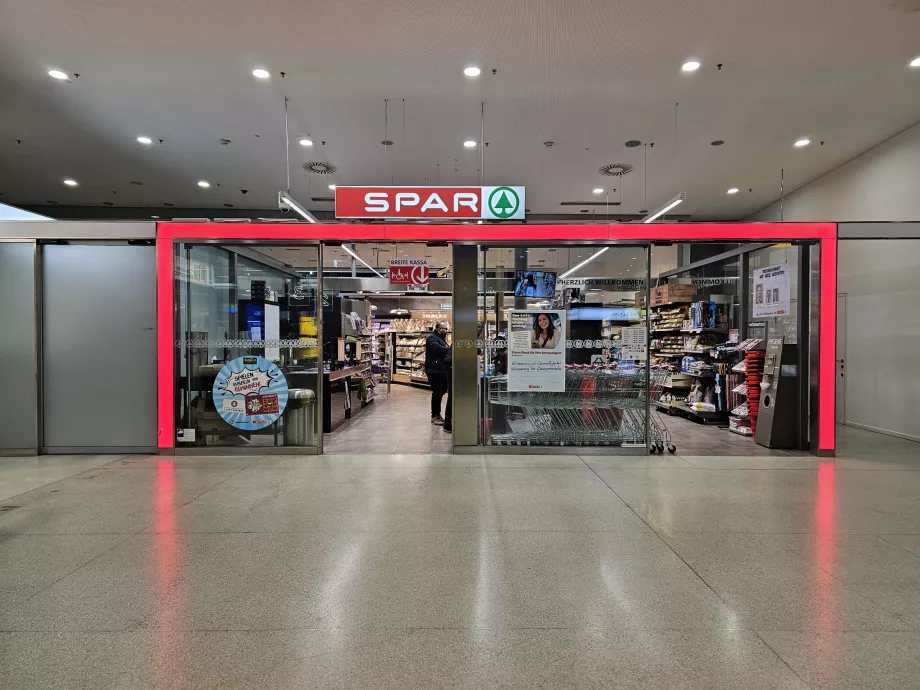 Супермаркет Spar, громадська частина