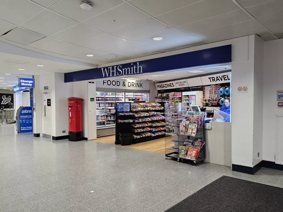 WHSmith, вильоти, аеропорт Іст-Мідлендс