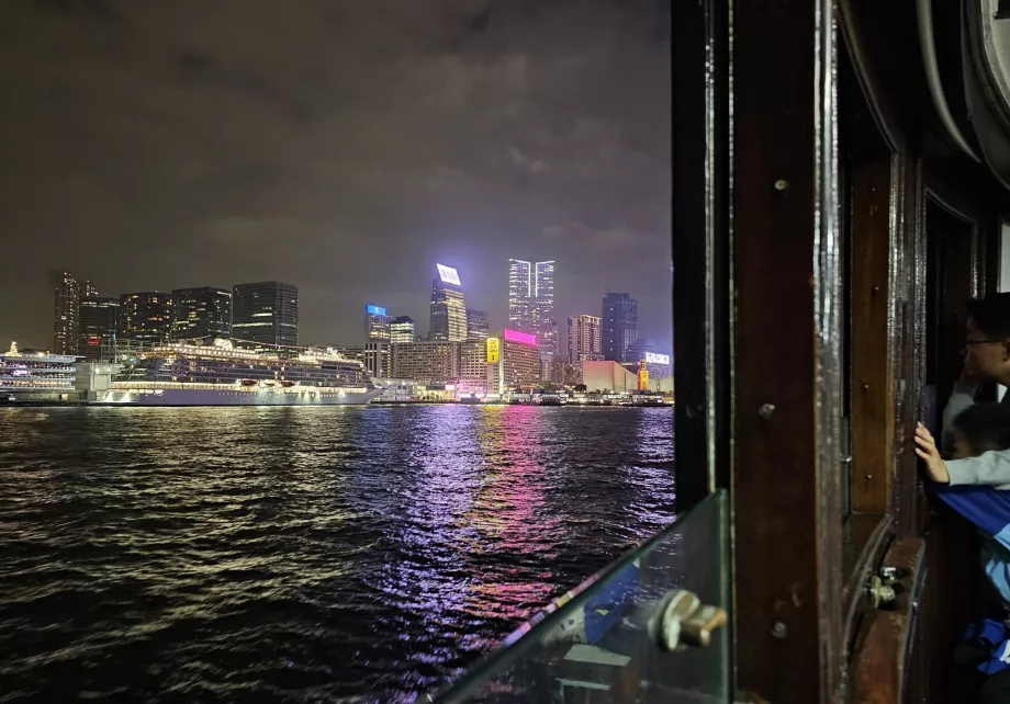 Вид з порома Star Ferry