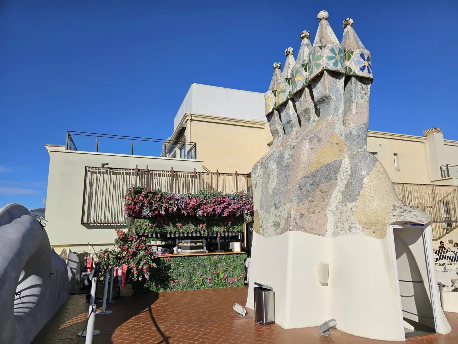 Тераса і бар, дах Casa Battlo