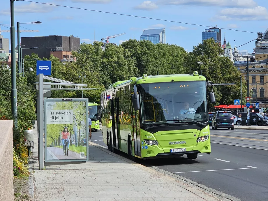 Приміський автобус