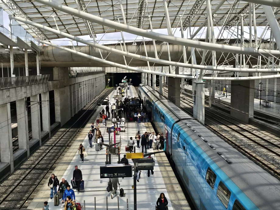 Станція TGV в аеропорту CDG