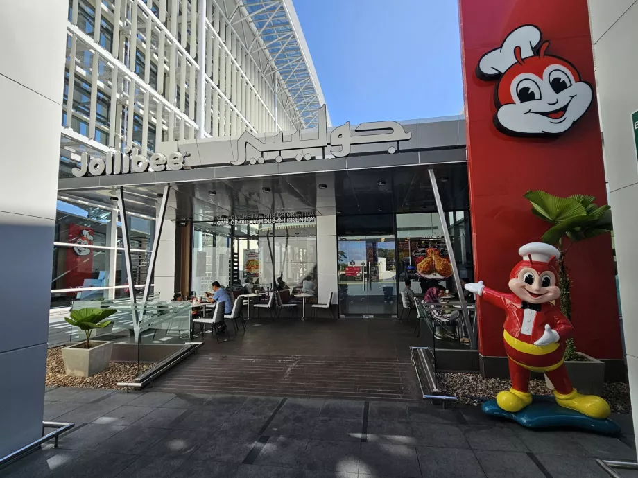 Jollibee, публічна частина