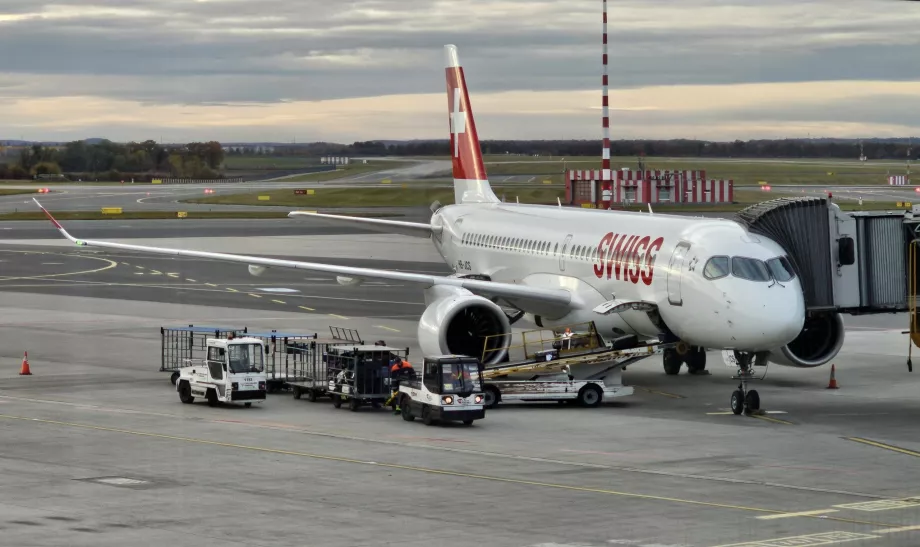 Airbus A220, швейцарський