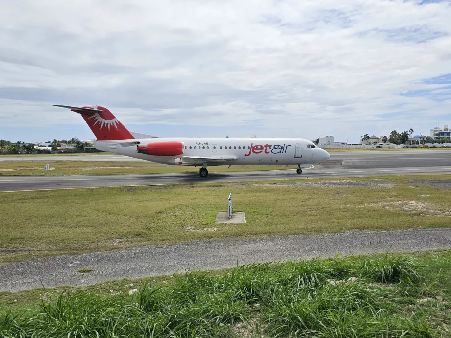 Fokker F70, SXM airport