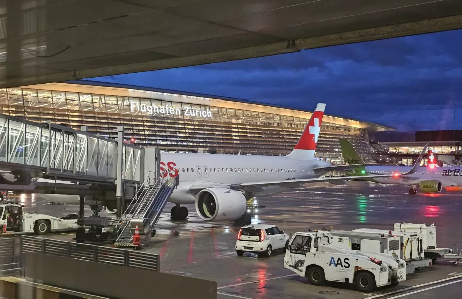 Аеропорт ZRH